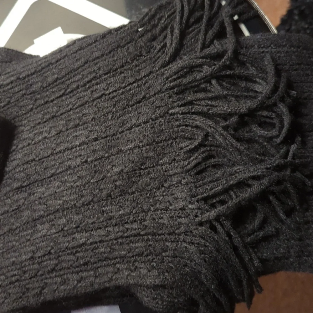 NY&C. Black Scarf & Black Gloves. New SALE